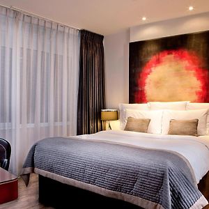 Deluxe Larger Guest room 1 Queen